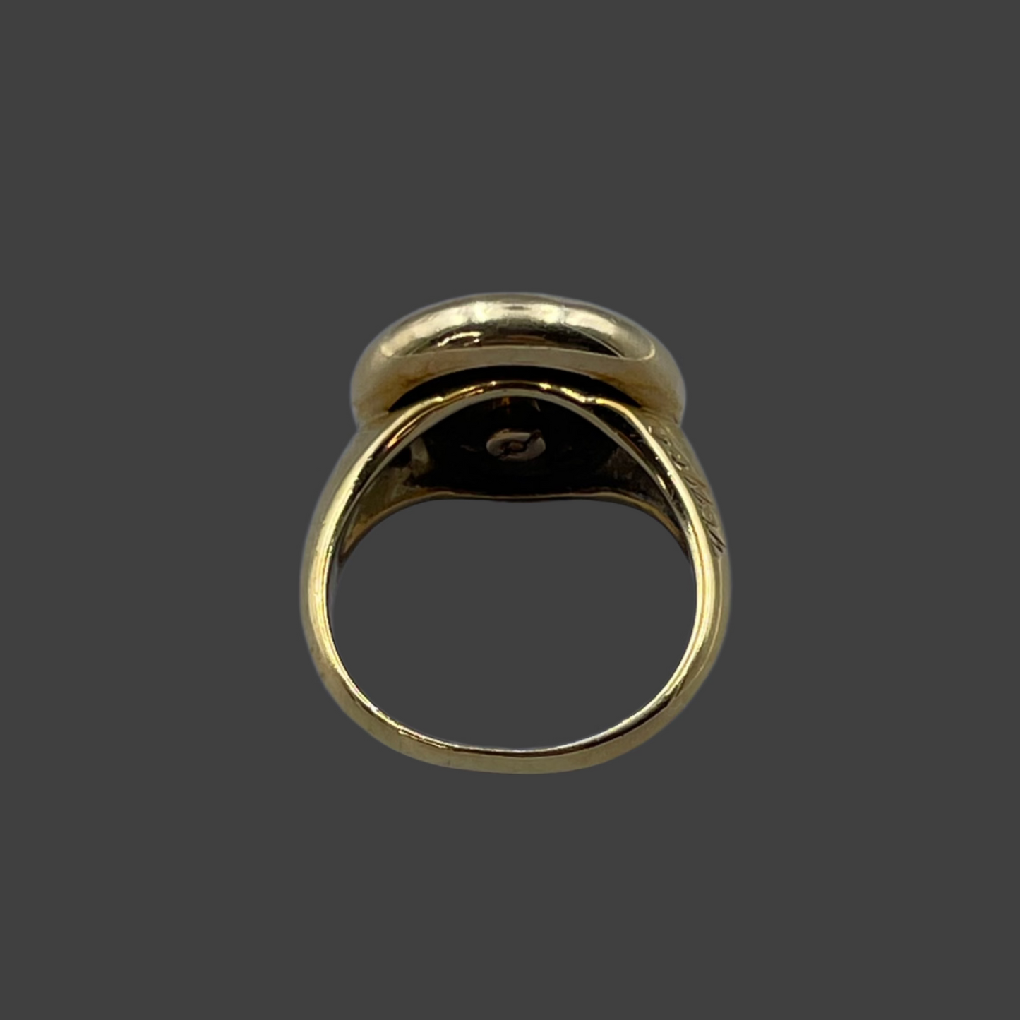Emerald yellow gold ring