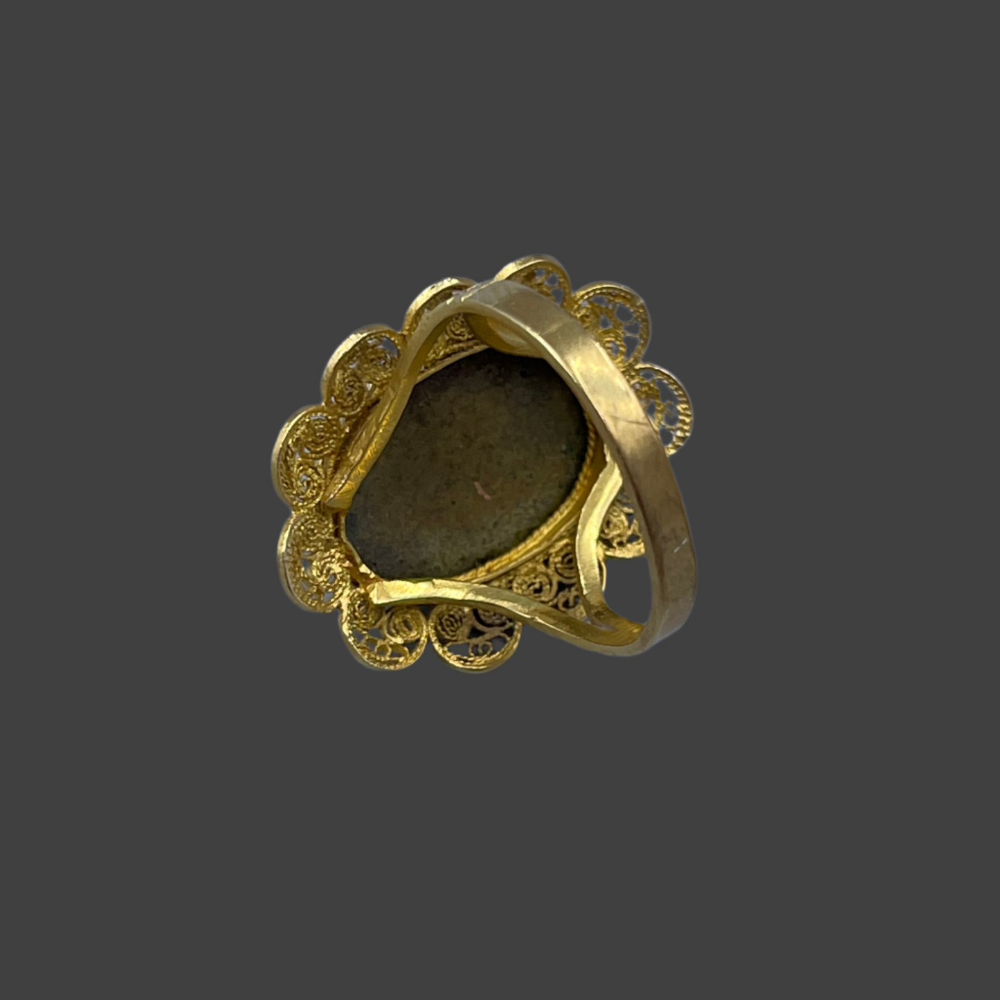 Antique Victorian painted porcelain yellow gold ring