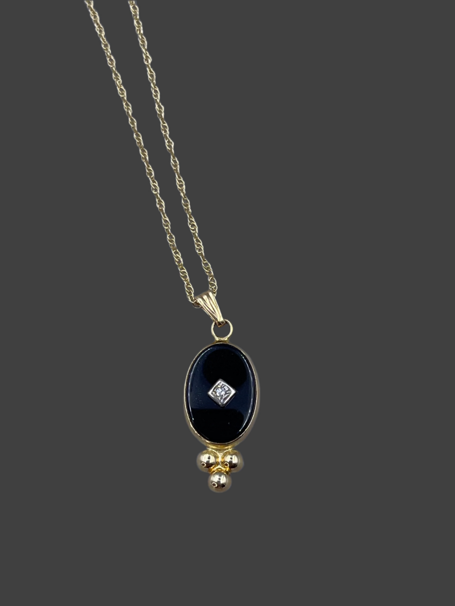 14k yellow gold Onyx pendant necklace