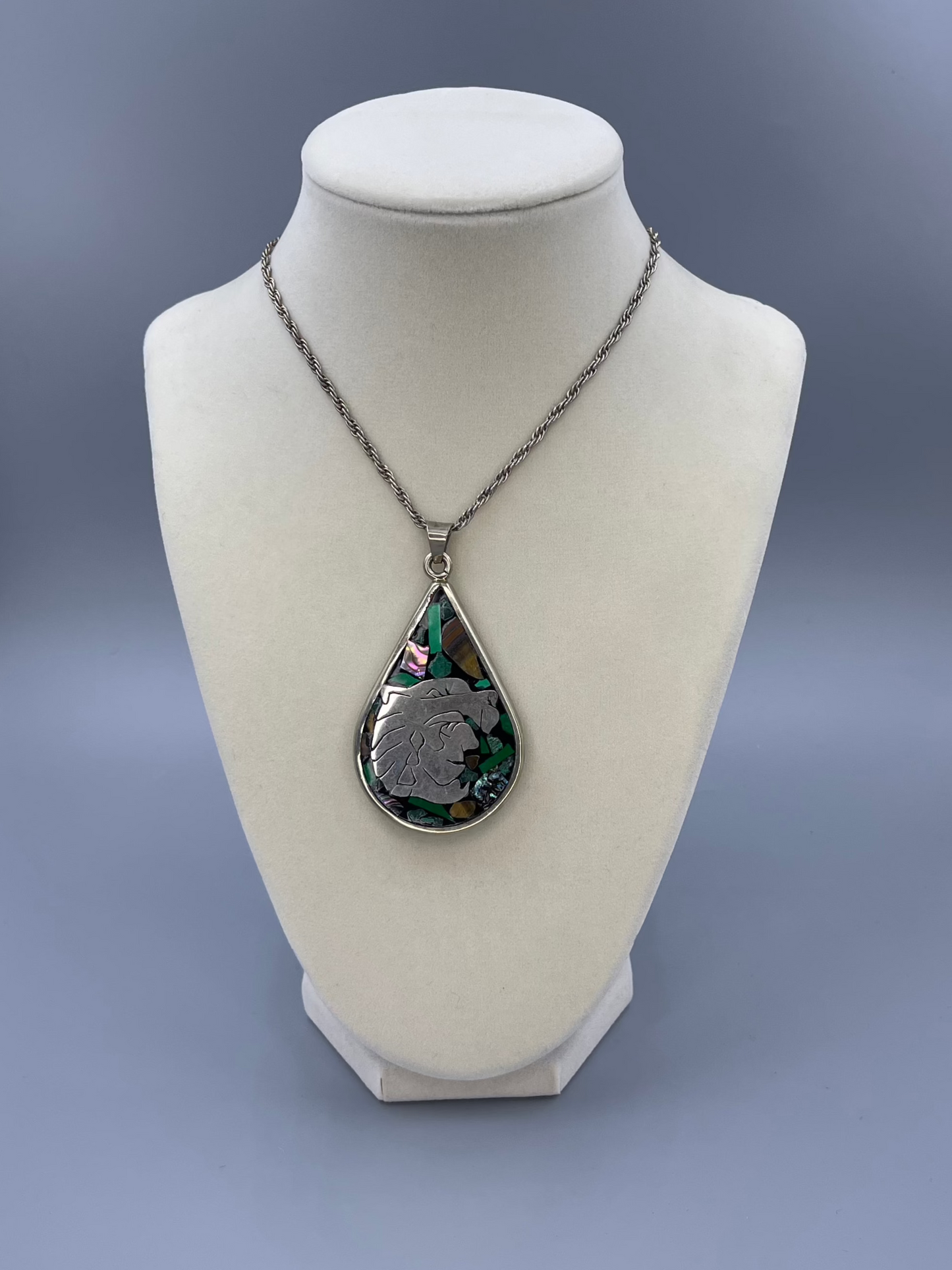 Animal Pendant with inlay turquoise