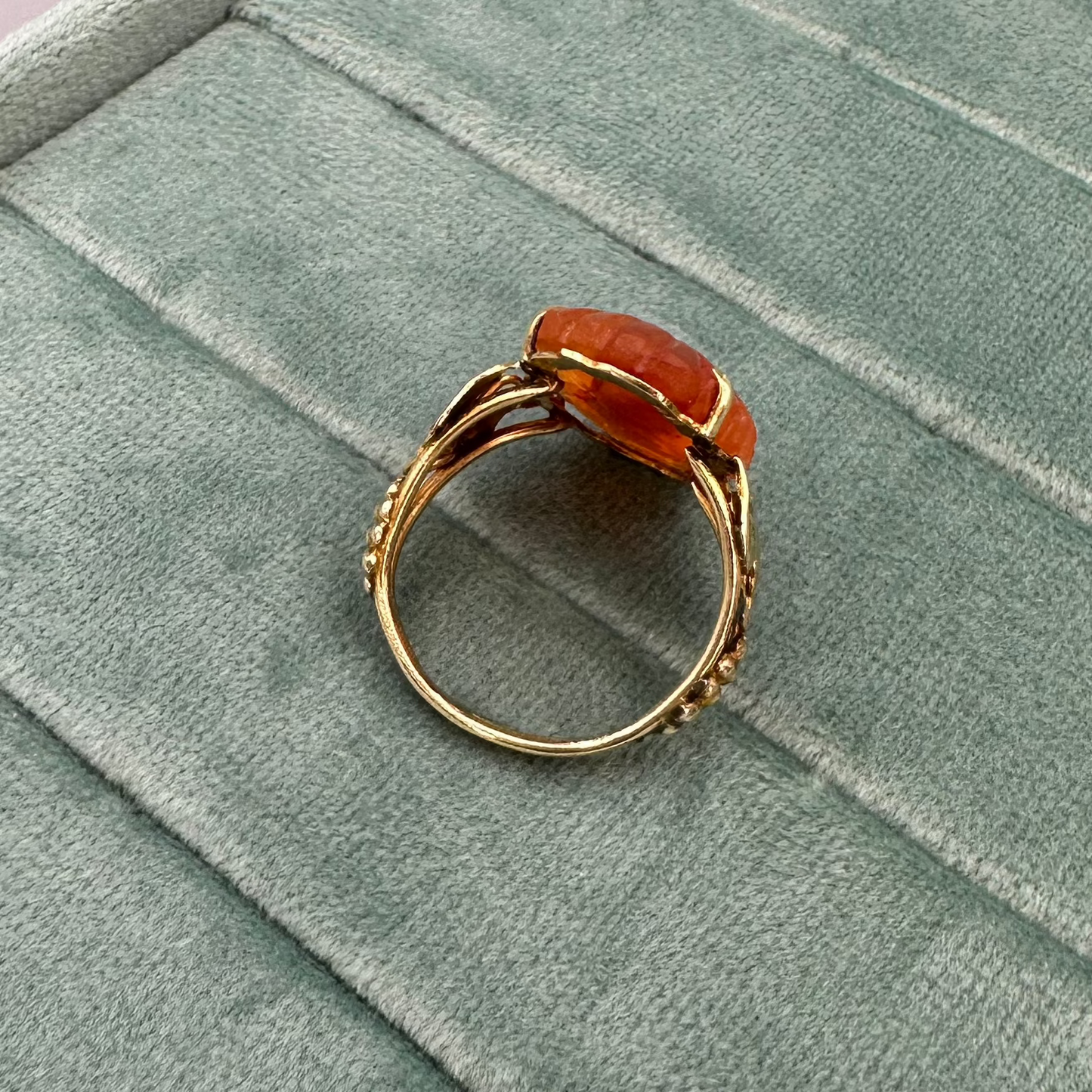 Hand carved rectangular red agate 14 yellow gold ring
