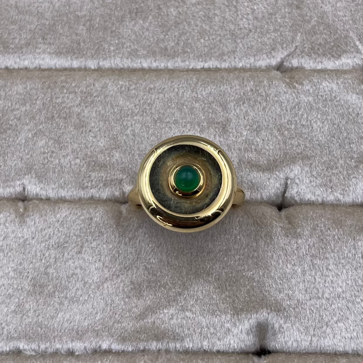 Emerald yellow gold ring