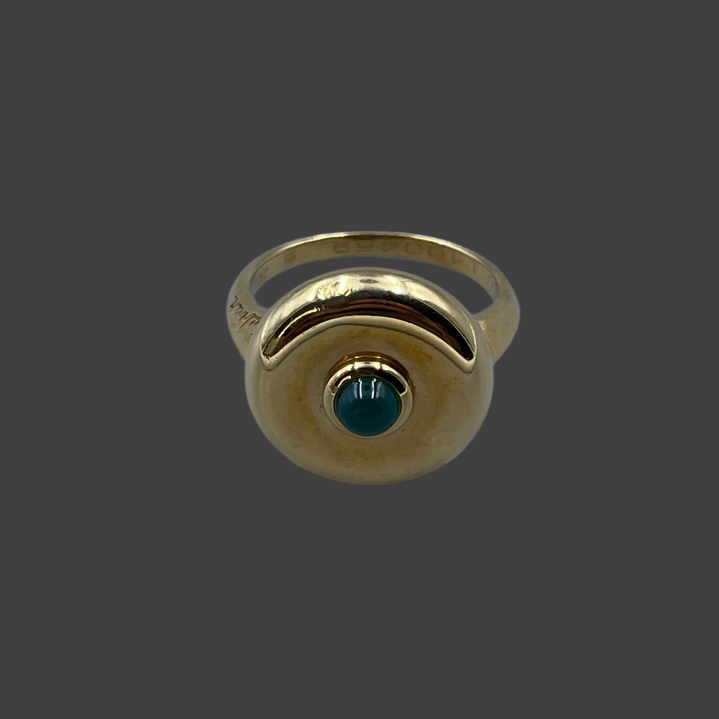 Emerald yellow gold ring