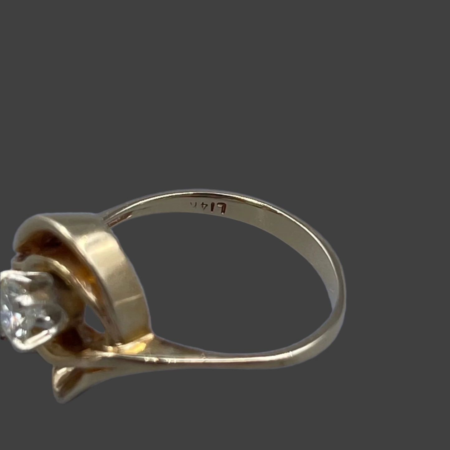 14K Yellow Gold 2 circle cut diamond ring