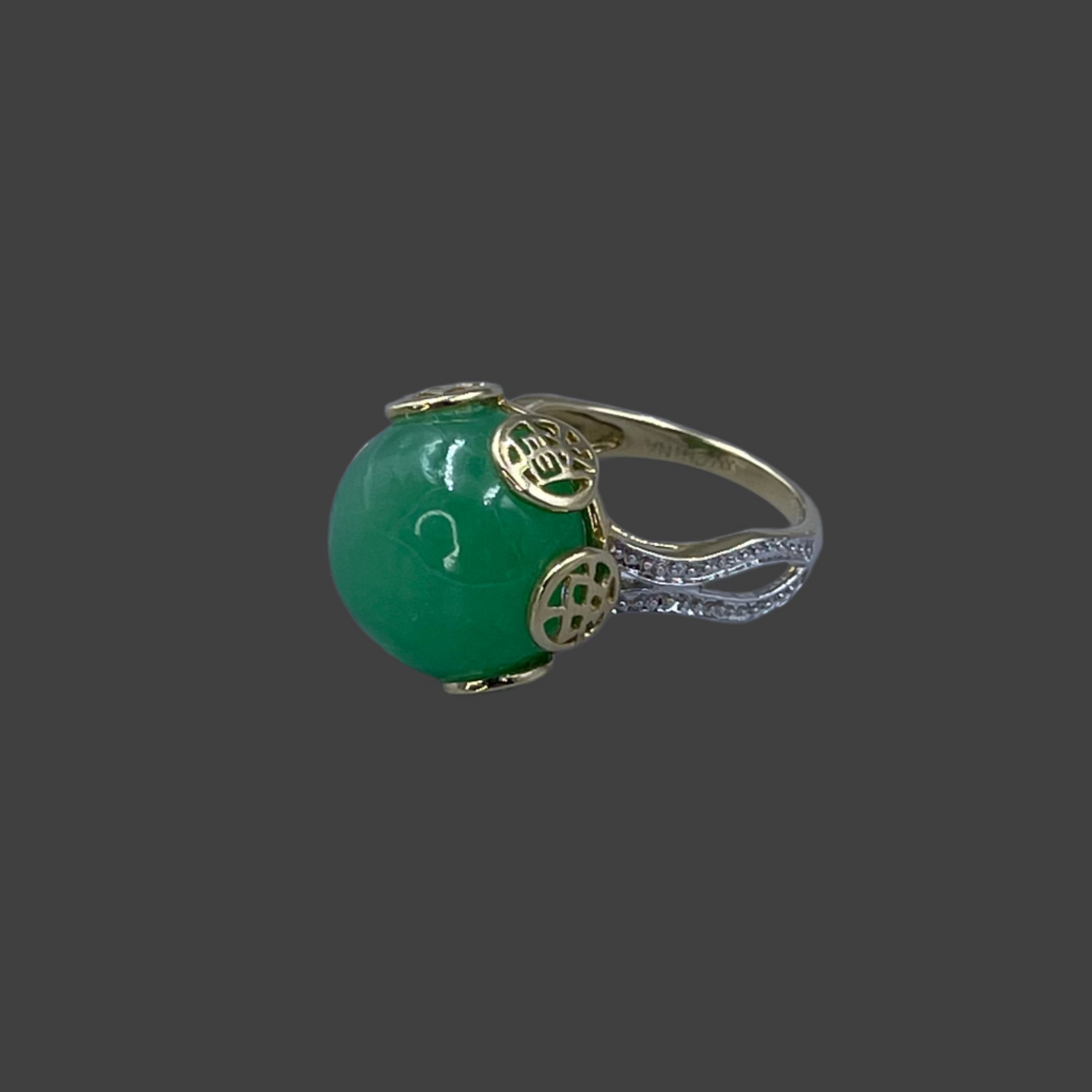 Large Jade 14K yellow gold ring