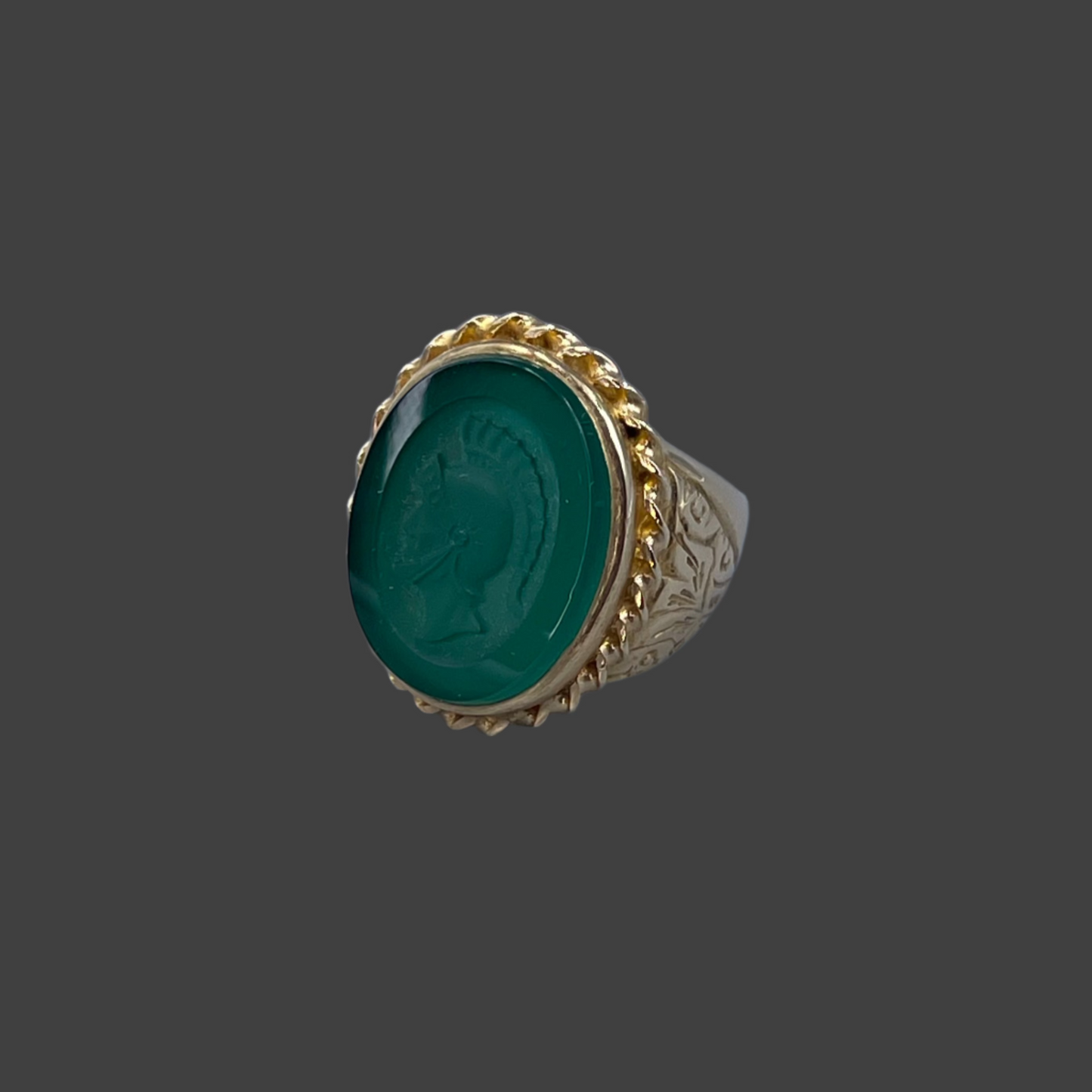 Knight Head Agate gold ring
