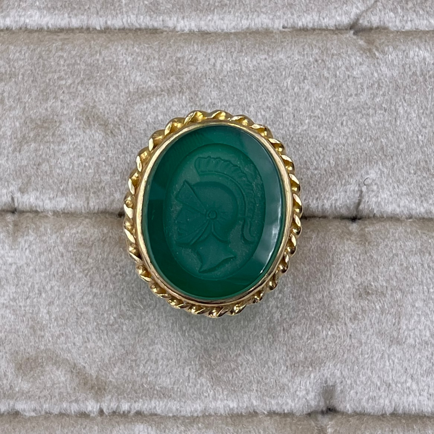 Knight Head Agate gold ring