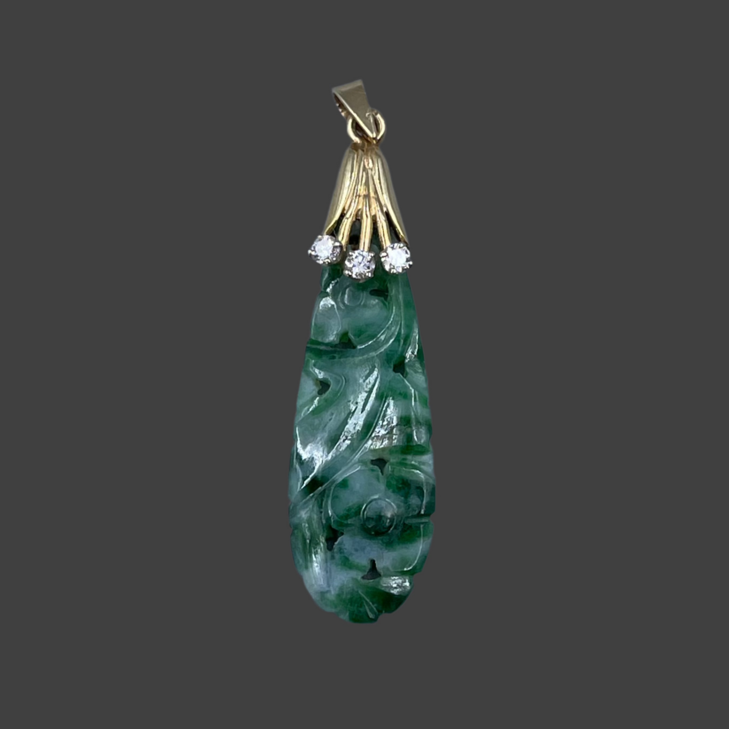 14k yellow gold jade pendant
