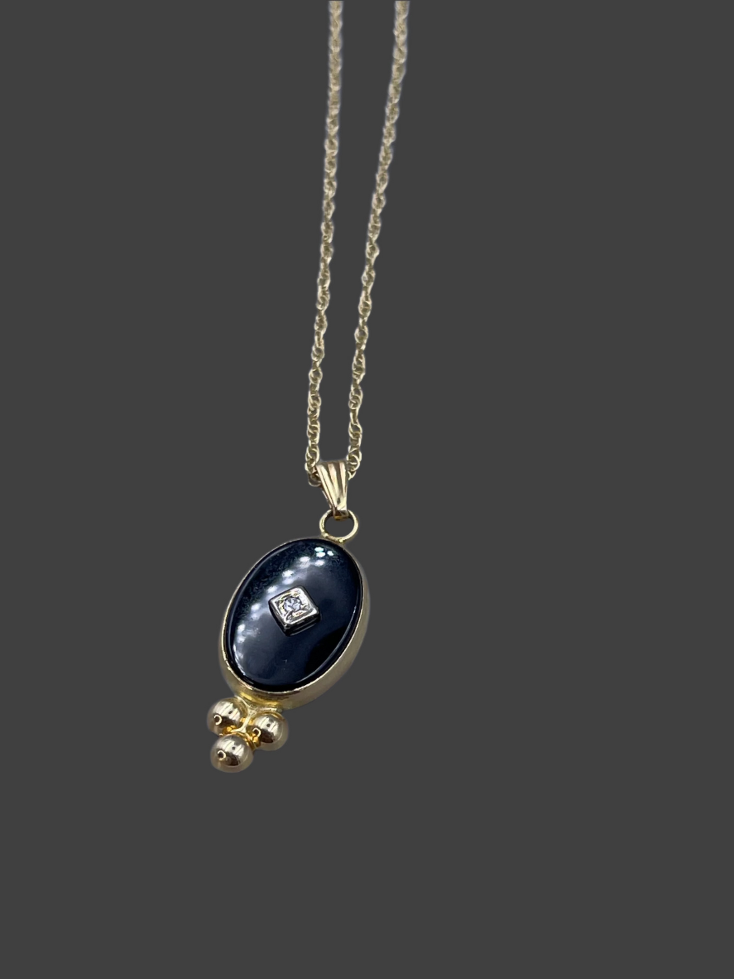 14k yellow gold Onyx pendant necklace