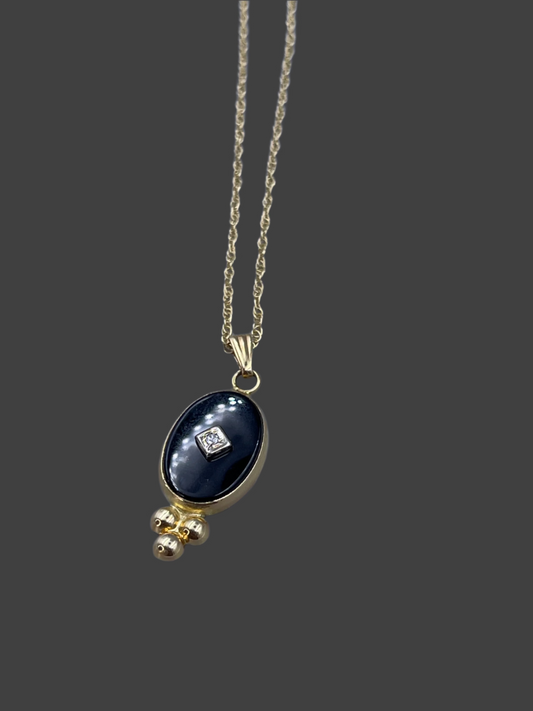 14k yellow gold Onyx pendant necklace
