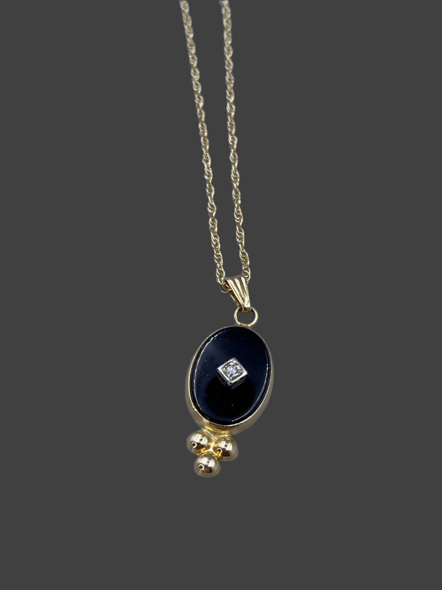 14k yellow gold Onyx pendant necklace