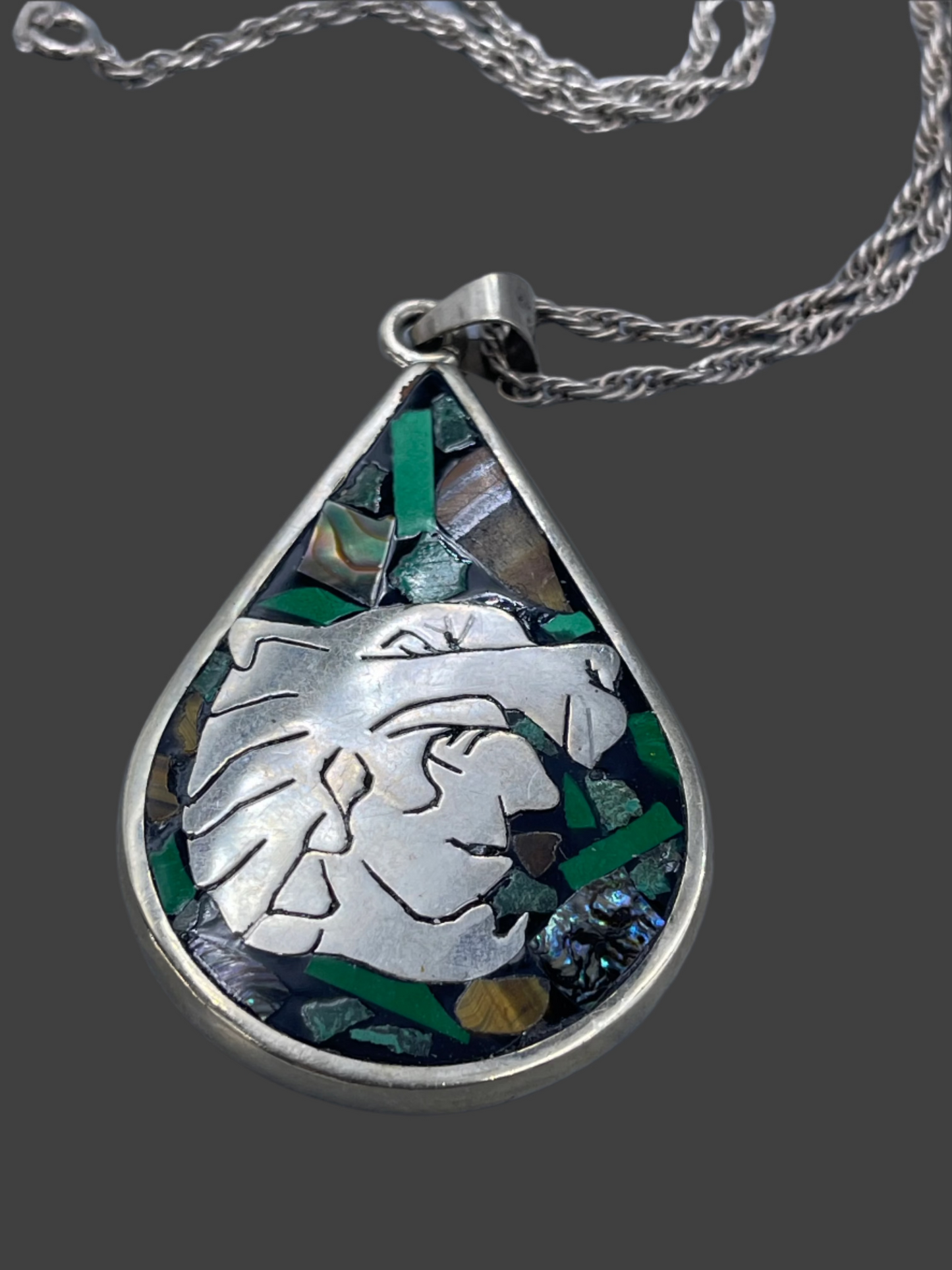 Animal Pendant with inlay turquoise