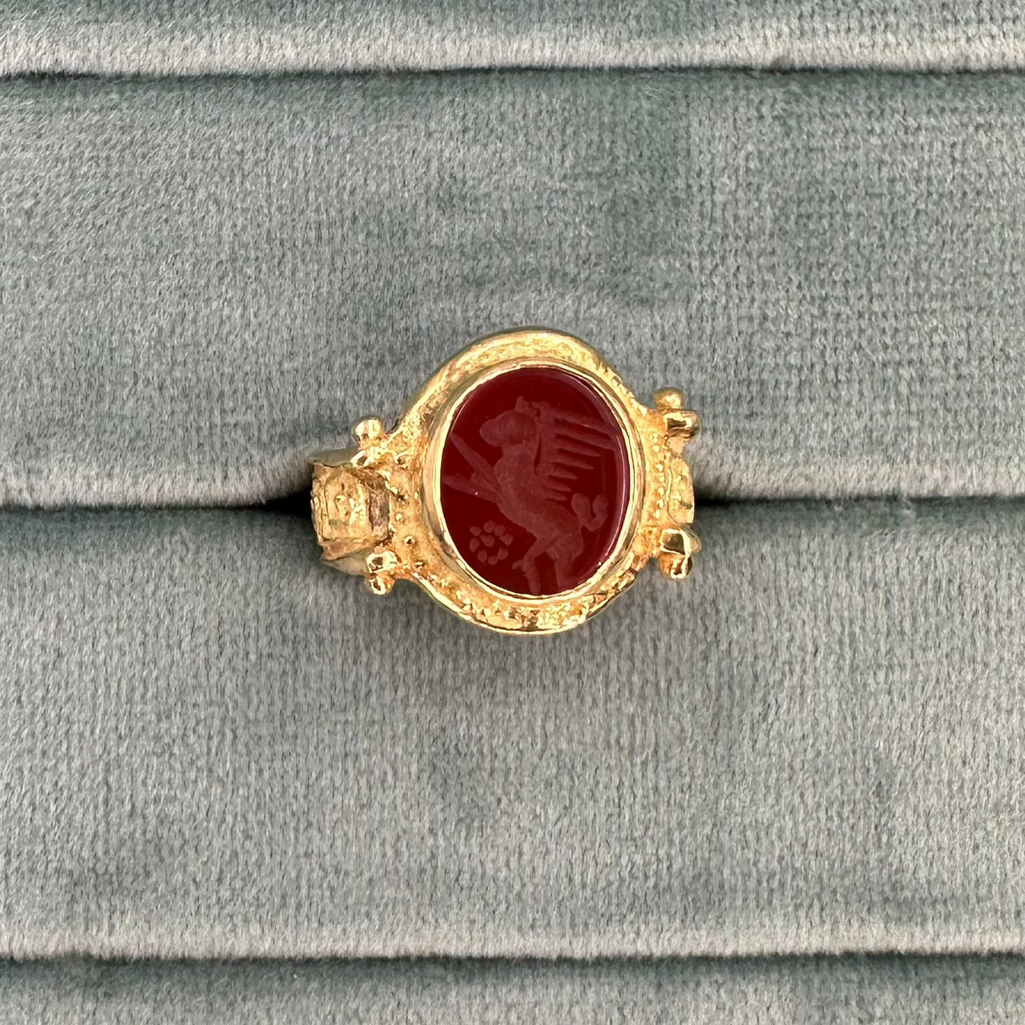 Hand carved red agate 14 yellow gold ring