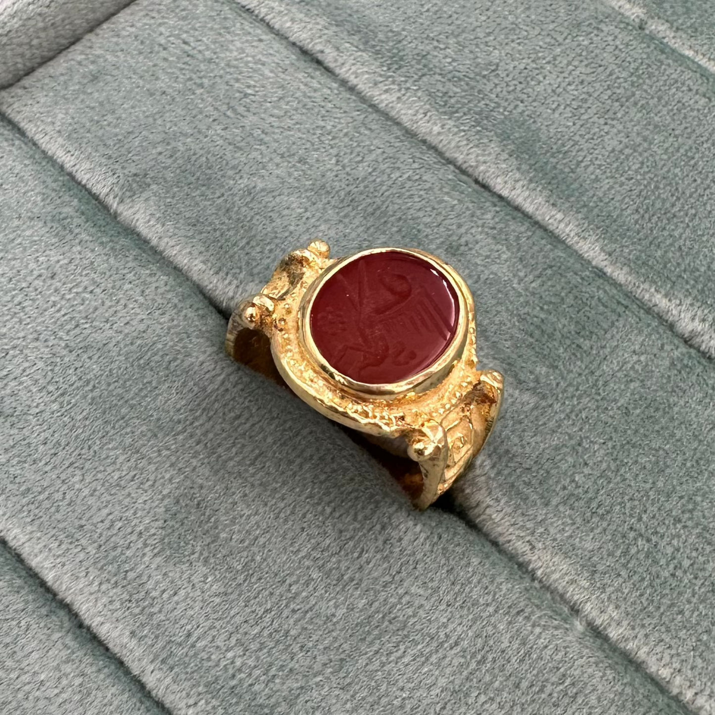 Hand carved red agate 14 yellow gold ring