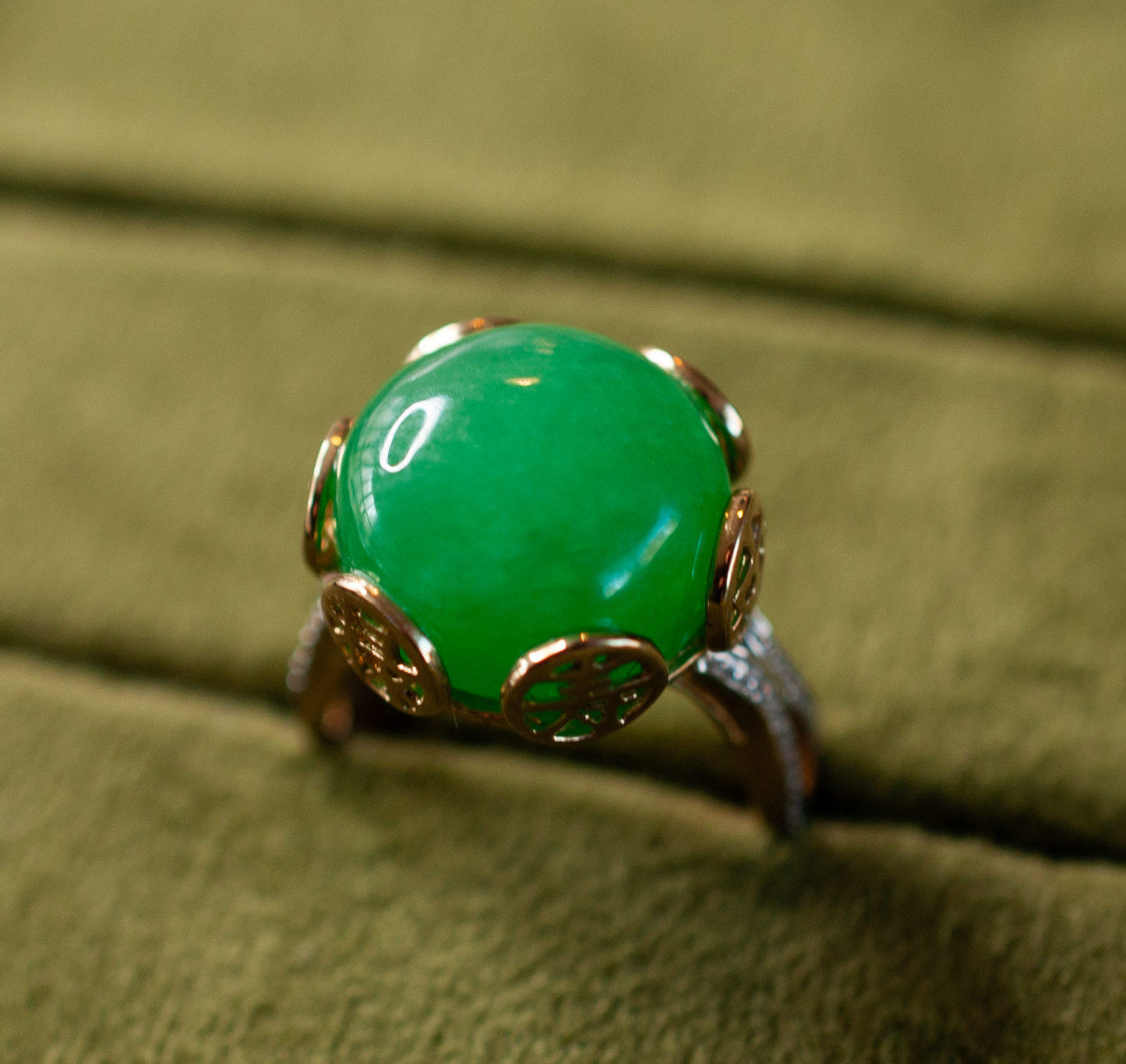 Large Jade 14K yellow gold ring